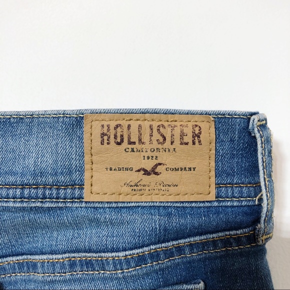 HOLLISTER | Low Rise Distressed Shorts - Picture 5 of 6
